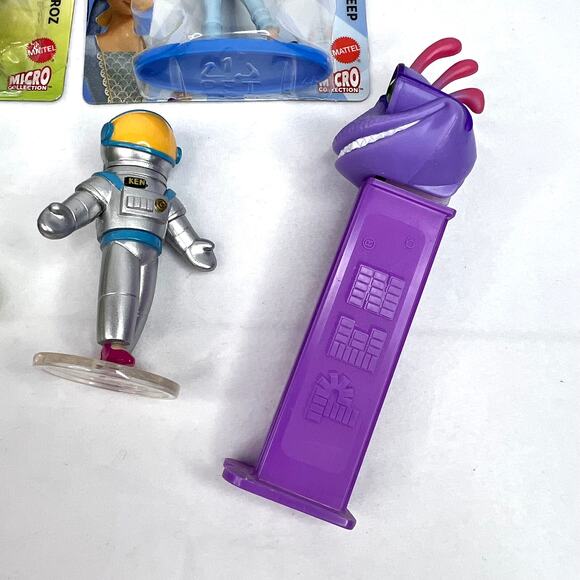 Set of Two Vintage Mini Christmas Baskets - Picture 4 of 6